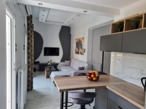 Jenny's Dream Home -Acropolis Lux 2 Bedroom Apt, with Hot Tub, free Netflix, fast Wifi